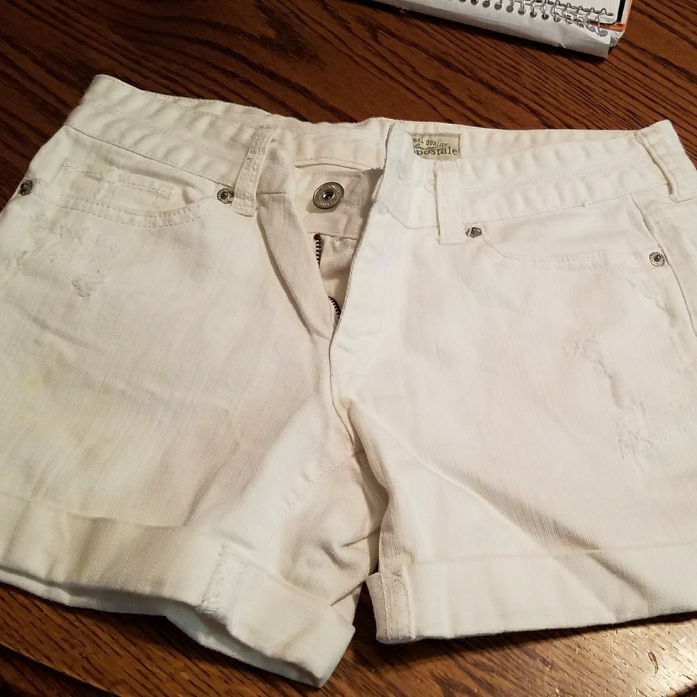 Aeropostale white light distressed shorts